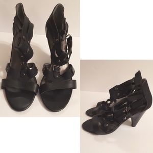 Mossimo black thick strapped heels 👠